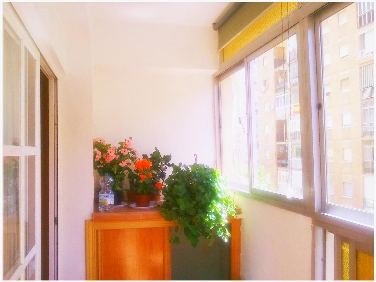 Bonito Apartamento Centrico Y Cerca De La Playa. Малага Екстер'єр фото